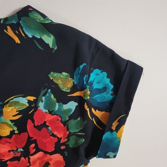 A New Day Floral Short Sleeve V-Neck Dress - Picture 12 of 16